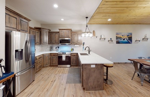 Indian Point House | Great family friendly home in a lakefront resort community
