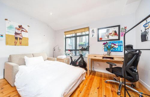 St Luke's Apartment | Great flat with terrace in Shoredich, Central East London
