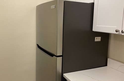 George Washington University Condo | Great Foggy Bottom location walk to the White House/Kennedy Ctr/Potomac River