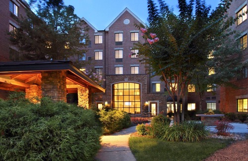 McLean Condo | Great for Business Travelers! Free Breakfast + On-Site Fitness Center