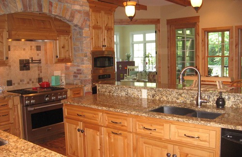 Spicer House | Great For Large Groups! Secluded Fall retreat in the Woods!
