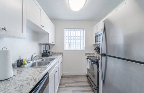 Survey Creek Apartment | Great for Large Gatherings–Sleeps 19–PalmWaveStays