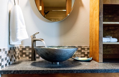Corvallis House | Great for Travelers, Academics, and Medical Professionals