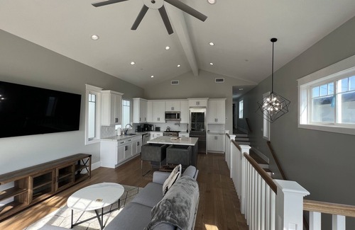 Hermosa Beach Apartment | Great furnished 2 bedroom 2 bathrooms.