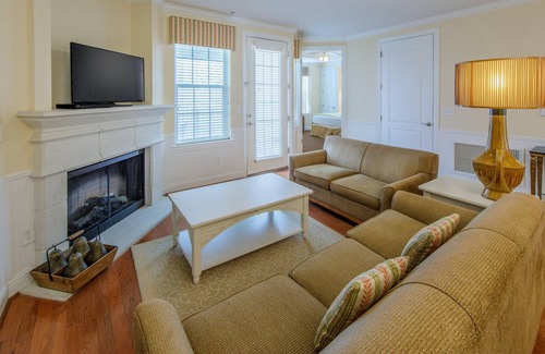 Galveston Resort | Great Galveston getaway resort. Has all the amenities and more.