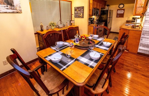 The Galena Territory House | Great Game Room, Steps to Resort & Hot Air Balloon Launch! Winter Lake Views!