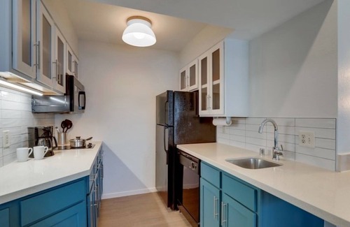 Sunnyvale Hotel | Great Games at Twin Creeks Sports Complex! Pets Allowed, Swimming Pool!