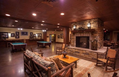 Lake Delton Condo | Great getaway in the Wisconsin Dells - includes waterpark passes for 8