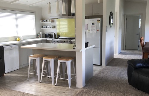 Whitianga House | Great Getaway near The Estuary