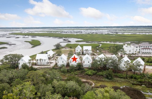 Johns Island House | “Great Heron” (3041 Southerly Way) 2 person creekside bungalow at Kiawah River
