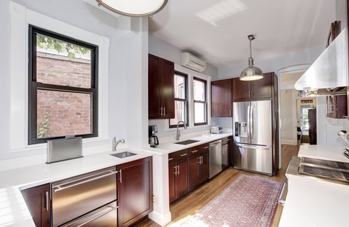 Logan Circle House | Great Historic Victorian Townhouse in Logan Circle