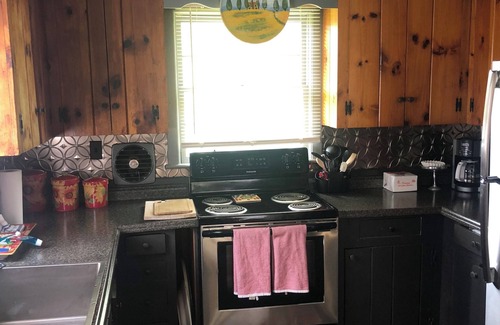 Lynn House | Great home downtown Columbus, Monthly rental, walk to restaurants and shops