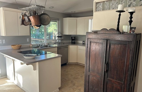 Artondale House | Great home for a perfect “Get Away” in beautiful Gig Harbor.