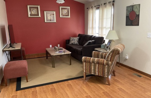 Howard House | Great Home for Golfers - 5 minutes to Apple Valley Golf Course.