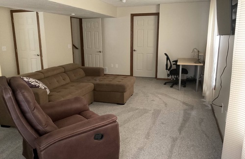 Howard House | Great Home for Golfers - 5 minutes to Apple Valley Golf Course.