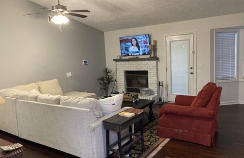 Pickwood House | Great home, perfect for games, graduation, ext. close to downtown