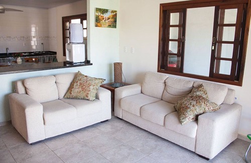 Matinhos House | Great house, airy, close to the sea, with pool and all utensils!