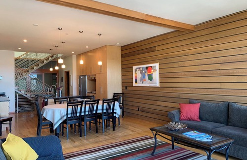 Hood River House | Great house for groups, downtown location, light and airy, sleeps 10!