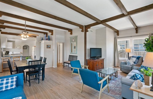 Carpinteria House | Great house to walk to the beach