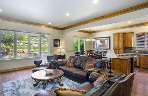 Eden House | Great House Value 6 bdr 4 bath Book Winter Now