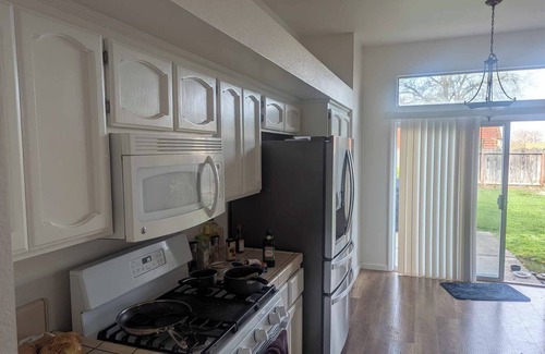 Roseville House | Great house with new fridge washer and dyer big outside yard for dogs and a bbq