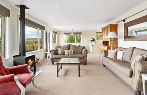 Taupo House | Great Lake Getaway - Taupo