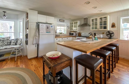 Wells House | Great Lake Views, Renovated Farmhouse