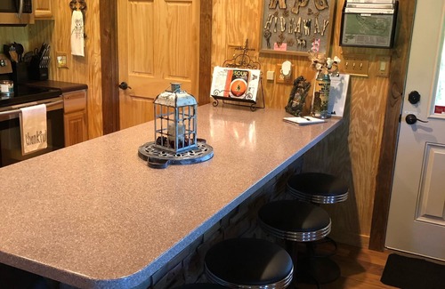 Board Camp House | Great little hideaway in the woods !