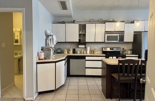 Bloomington Condo | Great Location! 1-bedroom condo in Downtown Bloomington