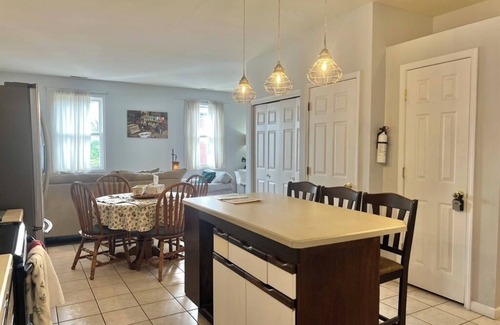 Bloomington Condo | Great Location! 1-bedroom condo in Downtown Bloomington