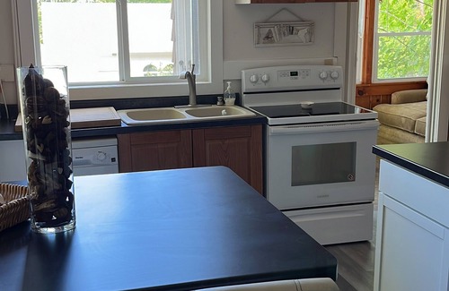 Fish Creek Cottage | Great location 2 minutes Walking to downtown and to the lake