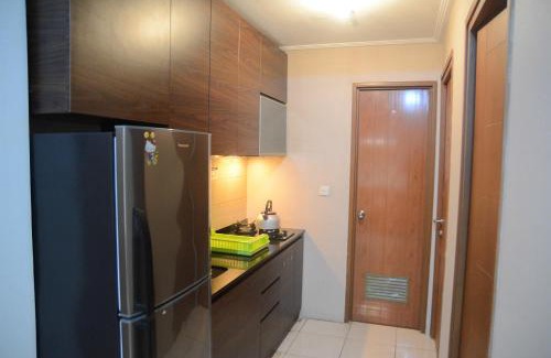 Old Jakarta Apartment | Great Location 2BR Maple Park Sunter Apartment By Travelio