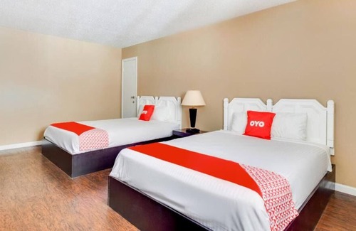 Elk City House | Great Location! 3 Spacious Units w/ FREE Parking, Minutes to Ackley Park