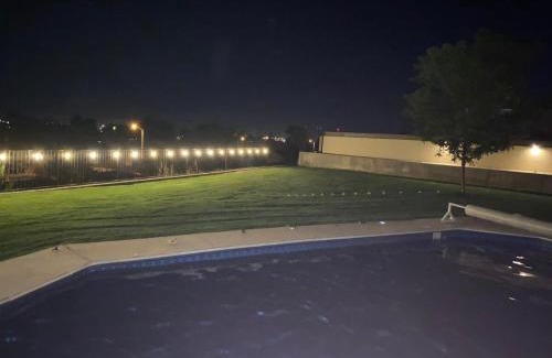 Farmington House | GREAT LOCATION! Beautiful city views!