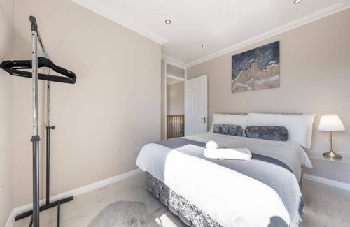 Northcote House | Great Location Cheerful Private House & Garden