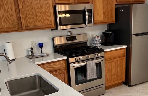 Summerhill House | Great Location! Close to shopping/golf Golf cart available.