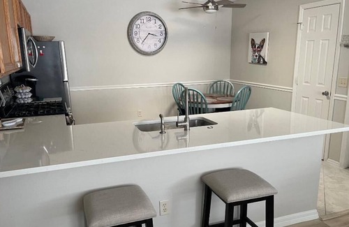 Summerhill House | Great Location! Close to shopping/golf Golf cart available.