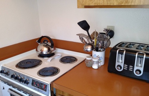 Sunriver House | Great location close to SHARC & Village - with hot tub, AC, Pet-Friendly!