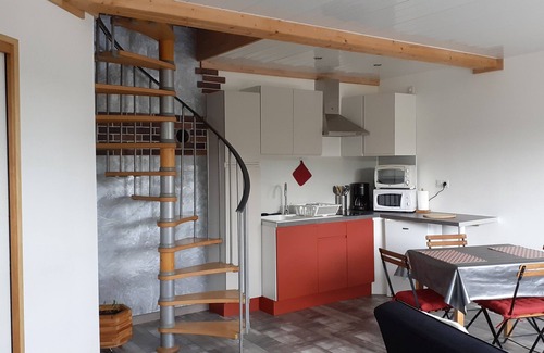 Le Mans Apartment | Great location for this bright and quiet DUPLEX