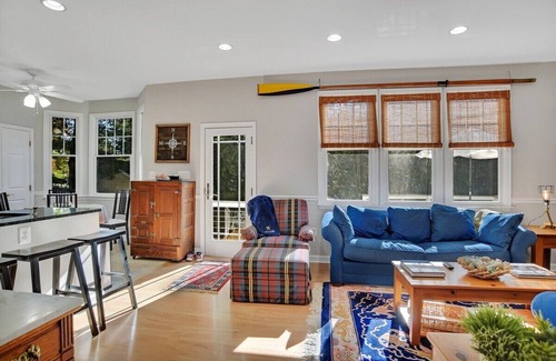 Annapolis House | Great location, free parking