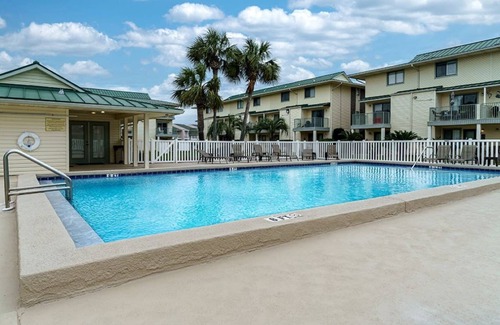 Miramar Beach Condo | Great Location & Getaway! Walk 350 yards 2 Beach w/Beach Wagon & Chairs, Pool, Walk 2 Pompano Joe's