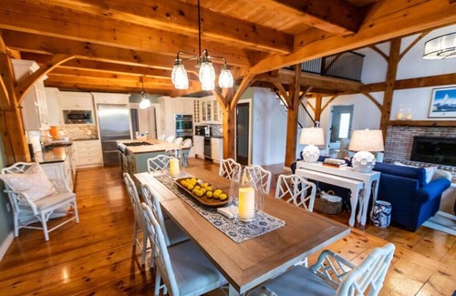 Middletown House | Great Location! High-End Coastal Country Retreat