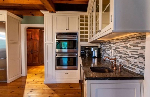 Middletown House | Great Location! High-End Coastal Country Retreat