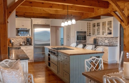 Middletown House | Great Location! High-End Coastal Country Retreat