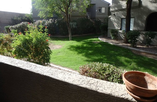 North Scottsdale Condo | Great location in gated North Scottsdale complex
