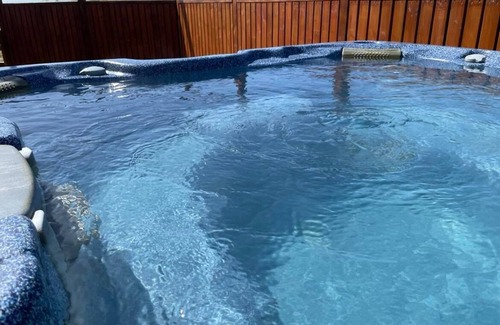 Selfoss Cottage | GREAT LOCATION IN GOLDEN CIRCLE - TOTAL PRIVACY - PRIVATE JACUZZI