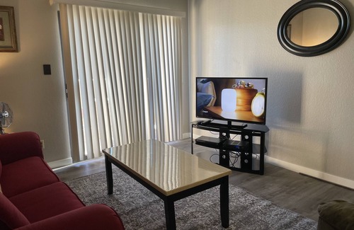 Glendale Condo | Great Location! Minutes To Golf, Spring Training & Football!