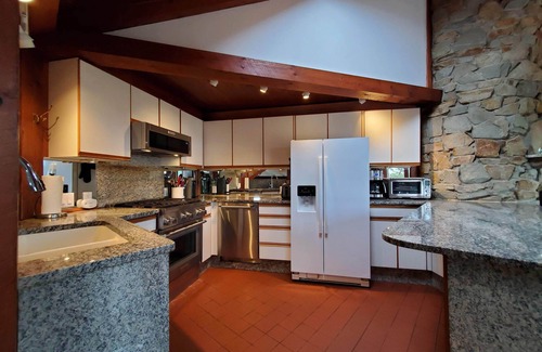 Provincetown House | Great location near town & beaches in West End quiet neighborhood Dog friendly!n