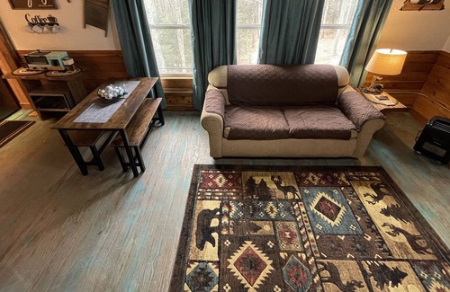 Flat Top Cottage | Great location near Winterplace Ski Resort!