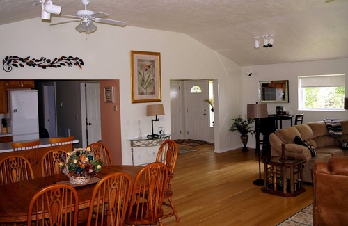 Harrison House | Great Location! Seclusion! Breathtaking Views! - Kids Under 6 Free Stay Free!